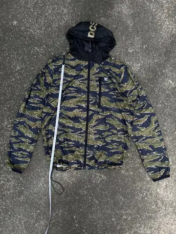 DC 카모플라쥬 후드 부착 나일론 자켓