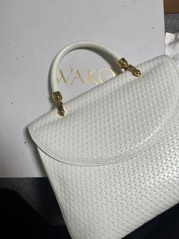 WAKO 화이트 가죽 핸드백 뜨개질 디자인