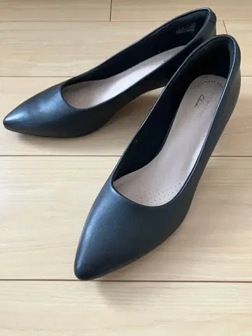 클락스 베이직 펌프스