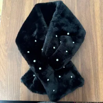 DOCLASSE 블랙 퍼 머플러 F