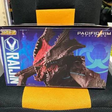 퍼시픽 림 소프트 비닐 라이진 피규어 KAIJU RAIJIN