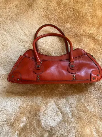 다코타 리드 클래식 핸드백