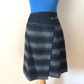 언타이틀 트위드 스커트