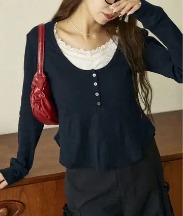 PUBLUX/퍼블럭스 레이어드 스타일 헨리넥 상의 한정 전개