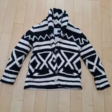 BAYFLOW 기하학 패턴 보아 자켓 보아 가디건