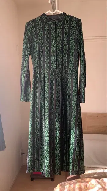 꽃무늬 롱 원피스 블랙과 그린