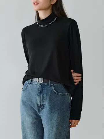 crewre 백 드로스트 하이넥 상의 black 사이즈 3