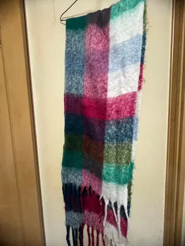 멀티 컬러 체크 무늬 머플러