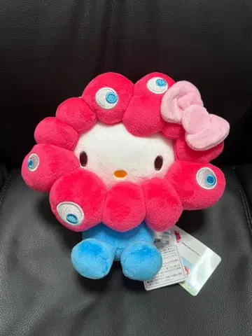 [만박 한정판] M 사이즈 미야쿠미야쿠 헬로 키티 봉제 인형