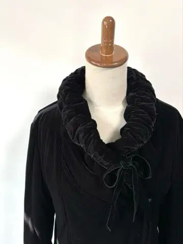 TRICO HIROKO BIS 칠흑 벨로아 포근한 충전솜 럭셔리 자켓