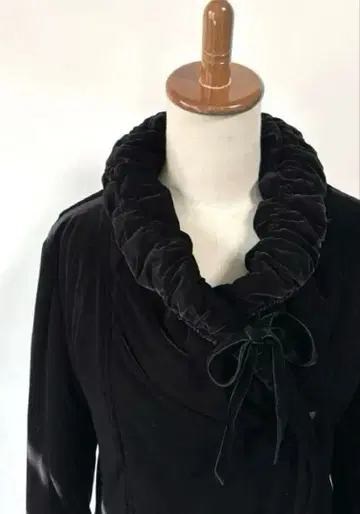 TRICO HIROKO BIS 벨로아 충전솜 자켓 아우터 블랙