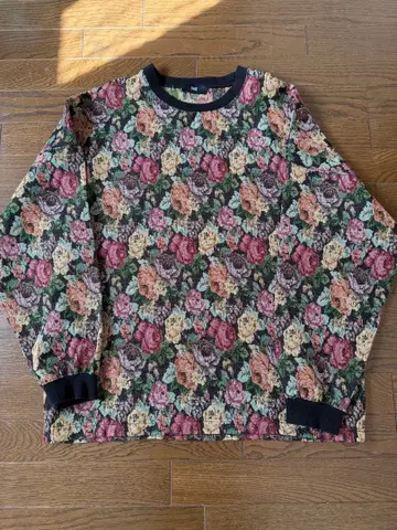 [ HARE ] 자카드 플라워 풀오버 맨투맨 FREE 꽃무늬 올 패턴