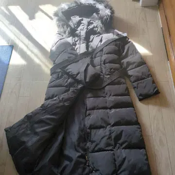 퍼 달린 다운 롱 코트