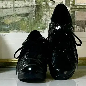 더블 에어 사이드 지퍼 블랙 퀼팅 에나멜 스니커즈 25cm QVC