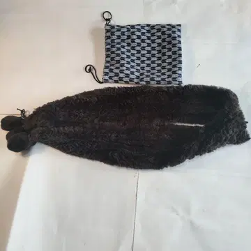 다크 브라운 머플러 토끼털