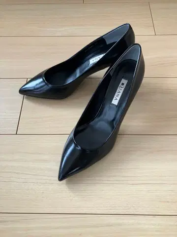 미사용 DIANA 블랙 스틸레토 하이힐