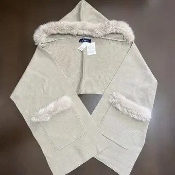 엠즈 그레이시 후드 부착 판초 퍼 베이지 스톨 후드 머플러