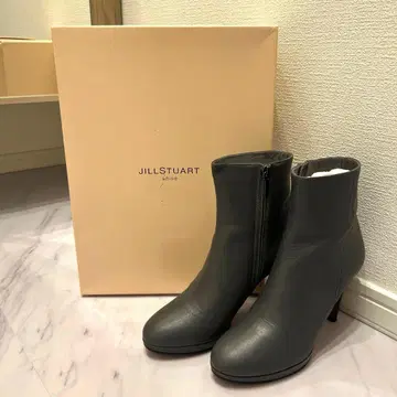 [ 새상품급 ] [ JILLSTUART ] 숏부츠 그레이 23cm