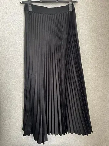H&M 플리츠 스커트 블랙