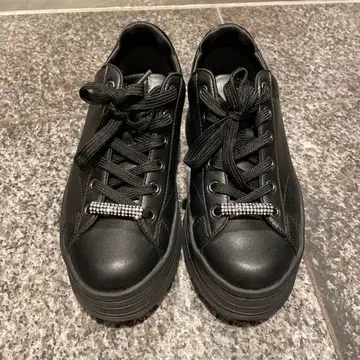 +diana 스톤 장식 블랙 통굽 스니커즈