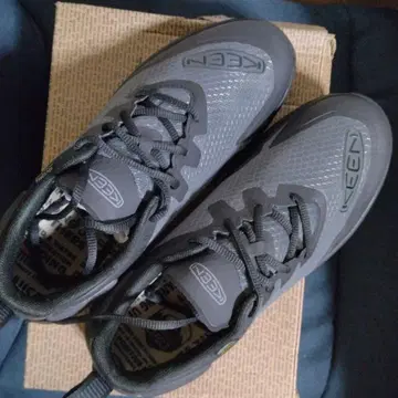 [미사용 새상품] KEEN WK400 WP 블랙 26.5