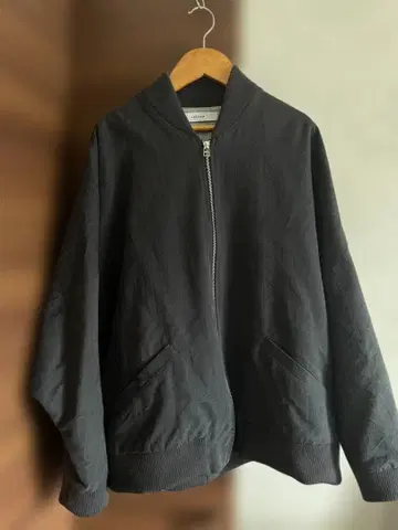 sneeuw 블랙 점퍼