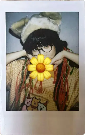 유이 가 독손 폴라로이드 Priority MV 의상