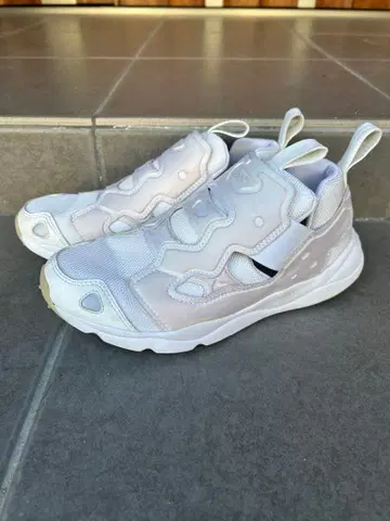 새상품급 Reebok 리복 퓨리라이트 23.0