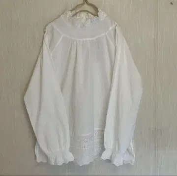 [ 미사용 새상품 ] 사만사 모스모스 스캘럽 레이스 셔링 블라우스