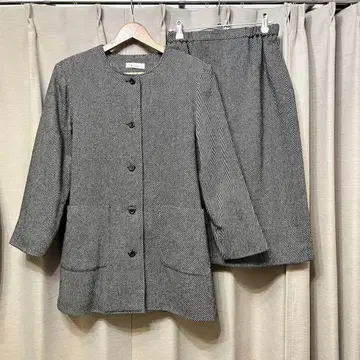 타카시마야/스트라이프 패턴 울 셋업/스커트/M 사이즈/컨디션 최상