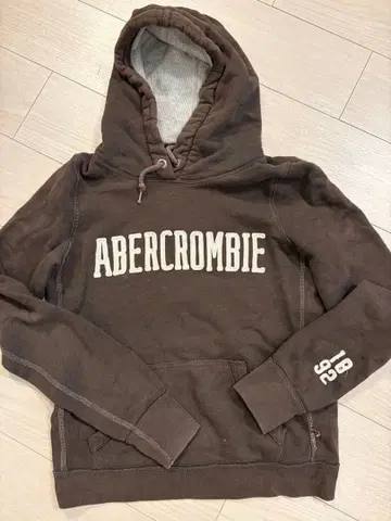 ABERCROMBIE 다크 브라운 후드 부착 후드티