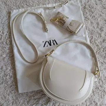 ZARA 캔버스 스티치 크로스백 화이트