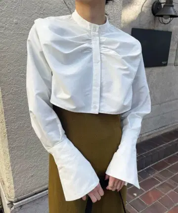 Ameri CROPPED BIG RIBBON SHIRT 화이트