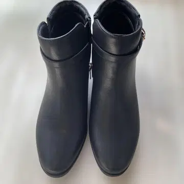 새상품 히미코 블랙 지퍼 부츠 중간 힐