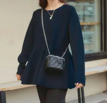 ti. 백 펄 디자인 니트 titivate