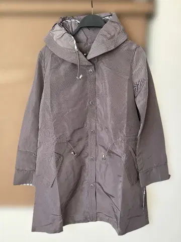 그레이 후드 부착 트렌치코트