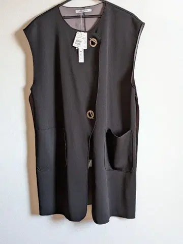 RADIATE 블랙 롱 베스트 버튼 포함