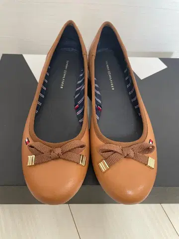 새상품 천연 가죽 TOMMY HILFIGER 타미힐피거 플랫슈즈