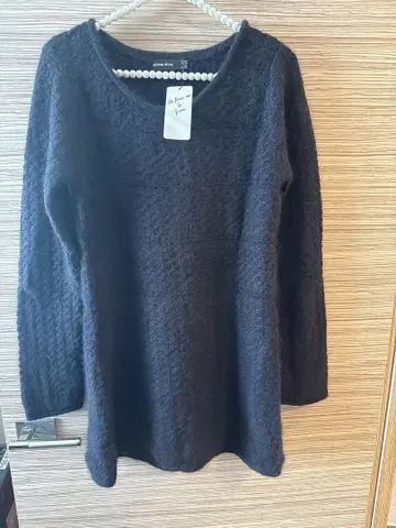 새상품 아즈노우아즈두바즈 블랙 니트 긴팔 상의 M