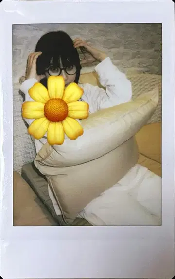 유이 가독성 체키 시그널 MV 의상