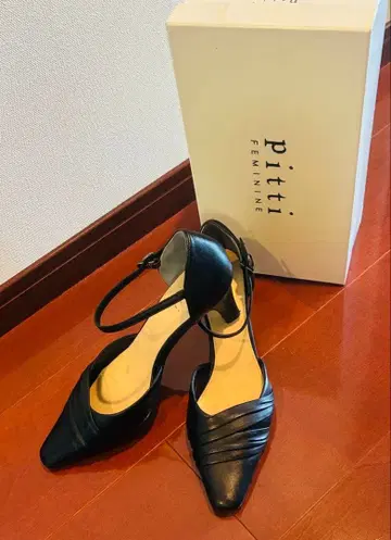 Pitti 블랙 하이힐 스트랩 포함