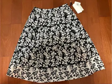[ 미사용 새상품 ] Leilian 꽃무늬 플레어 스커트