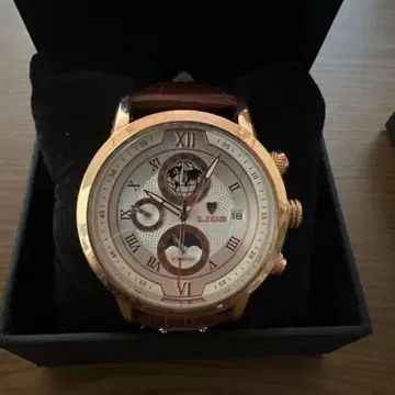 LION 골드 아날로그 손목시계