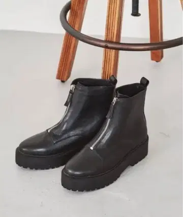 새상품 ORiental TRaffic 통굽 프론트 지퍼 부츠 L 사이즈