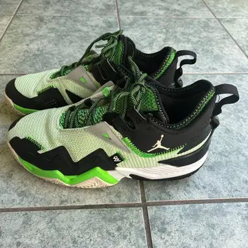 조던 줌 스니커즈 그린/블랙
