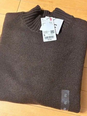 유니클로C 로우게이지 하이넥 스웨터 S 브라운