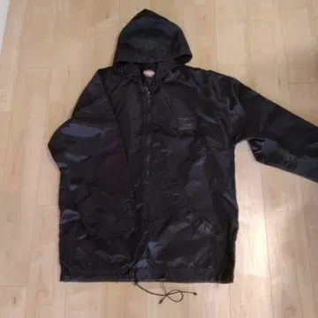 CONART 블랙 후드 부착 아우터