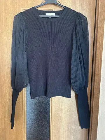 rienda 리브 퍼프 슬리브 니트