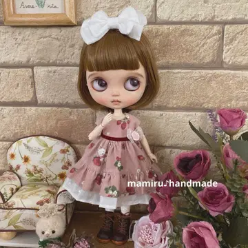 네오 브라이스 아웃핏 토끼와 딸기 핑크의 더블 프릴 원피스