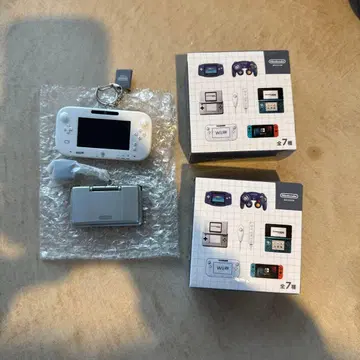 닌텐도 뮤지엄 게임 하드 키링 DS Wii